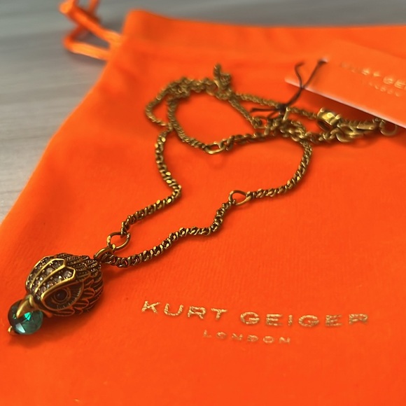 Kurt Geiger Eagle with green Gem Necklace 16inch - Picture 1 of 6